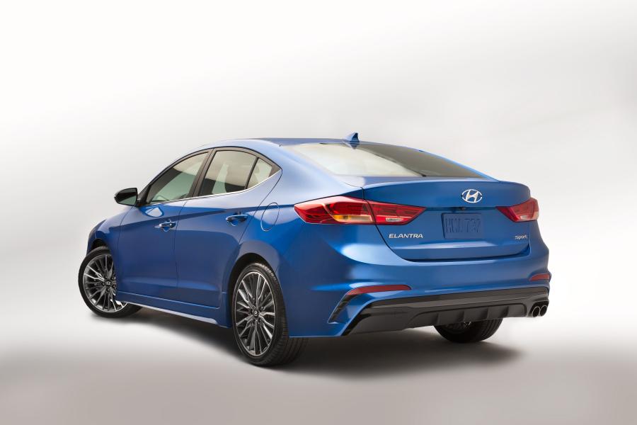  Hyundai Elantra Sport 2016 года  (NA) (фото 7 из 41)